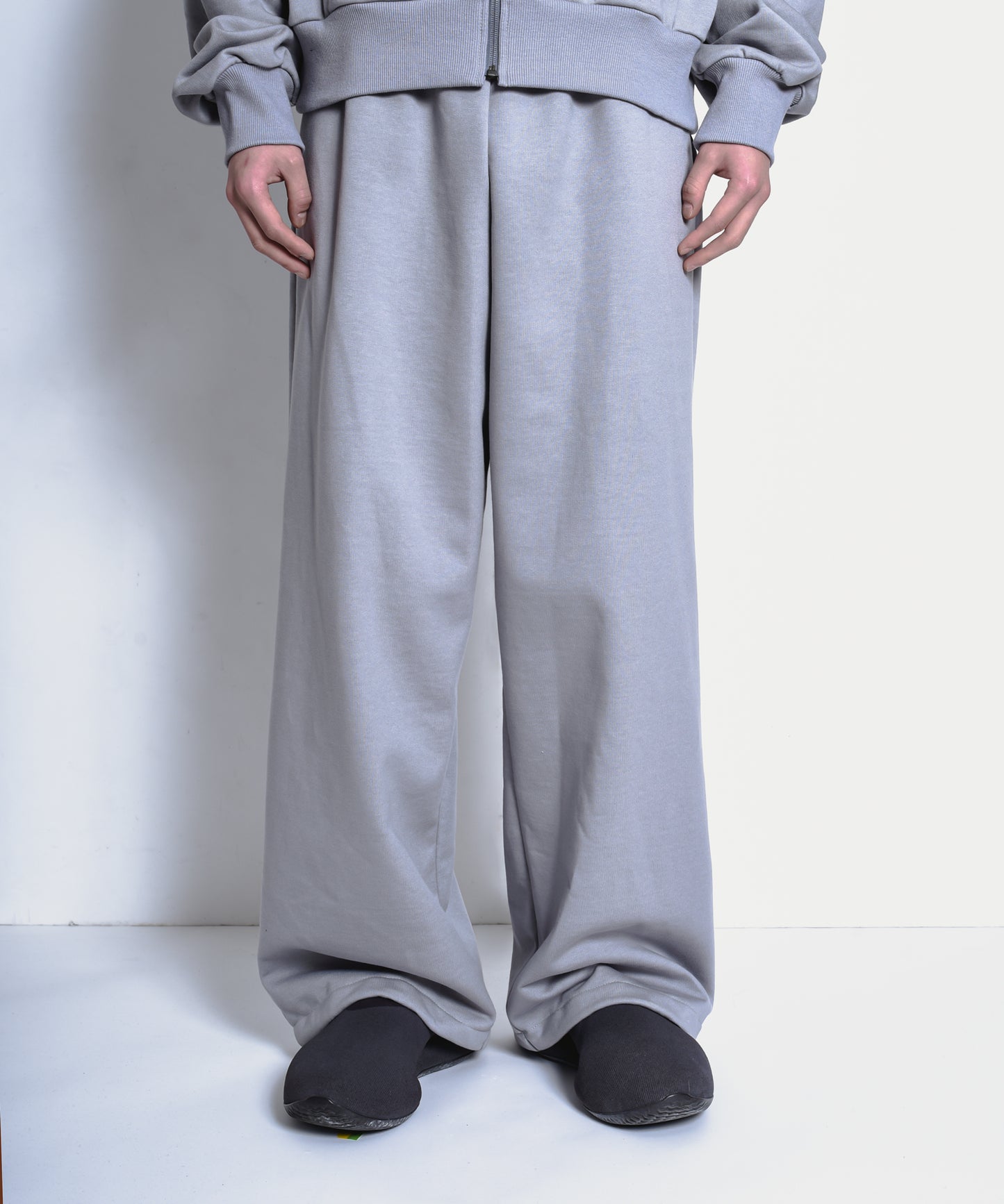 MANTIS SWEAT PANTS