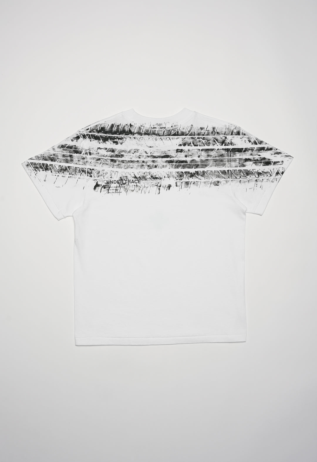TRACE TEE