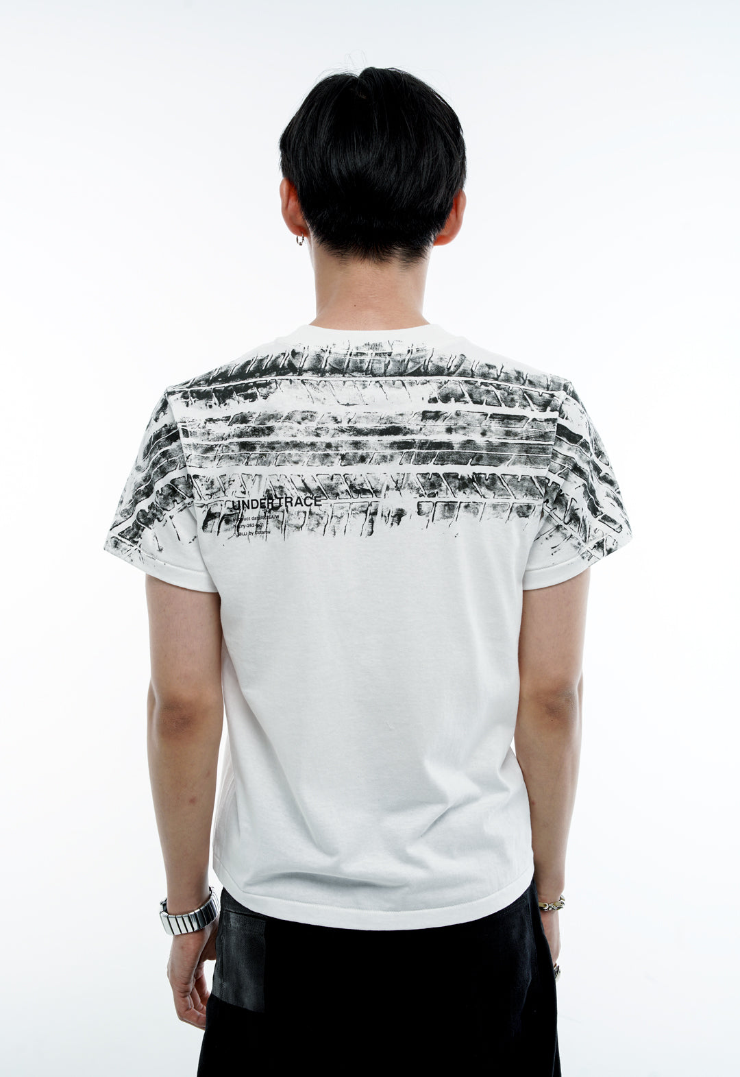 TRACE TEE